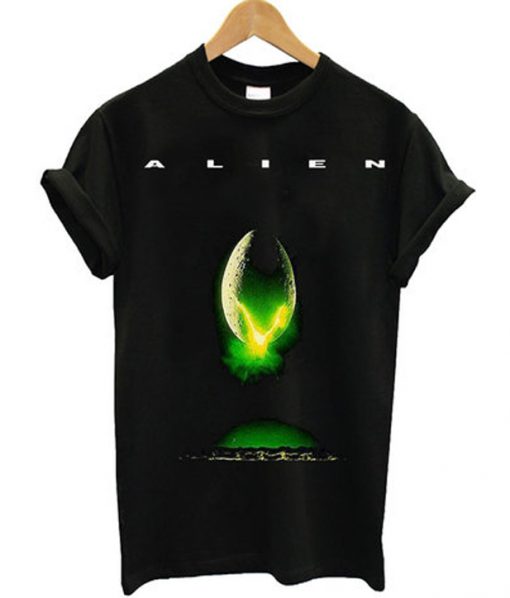 alien in space nobody can hear you t-shirt